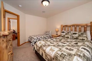 3 Schlafzimmer, Bügeleisen/Bügelbrett, Reisekinderbett, kostenloses WLAN