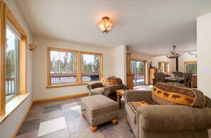 Smart-TV, DVD-Player, Bücher