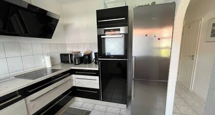 Cozy terraced house in a quiet location - close to the center & surrounded by greenery