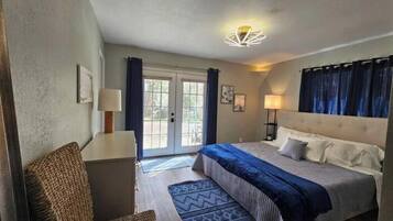 4 bedrooms, desk, iron/ironing board, free WiFi