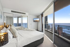 2 bedrooms, in-room safe, iron/ironing board, free WiFi