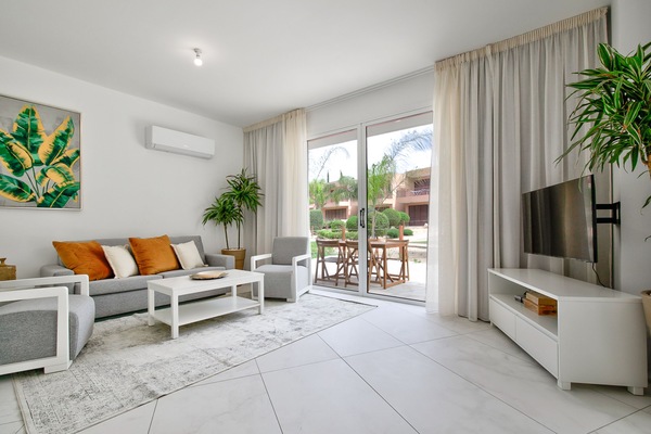 Living Room / Lounge