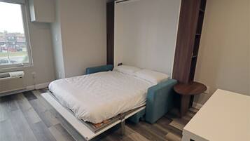 Fer et planche Ă repasser, Wi-Fi, draps fournis