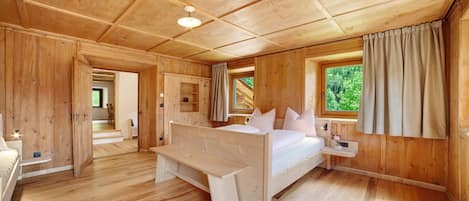 2 عدّة غرف نوم وواي فاي مجانًا وملاءات أسرّة