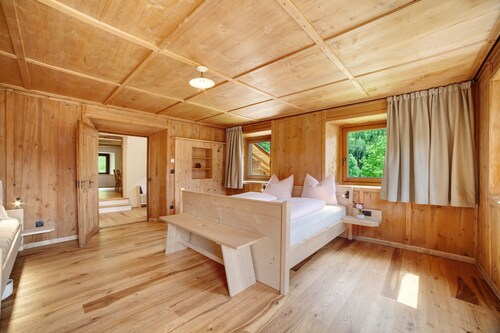 Apartment 'Schlossbauer Große' with Mountain View, Shared Terrace and Wi-Fi