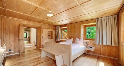 Apartment 'Schlossbauer Große' with Mountain View, Shared Terrace and Wi-Fi