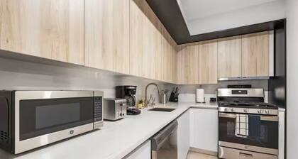 3BR Penthouse with Massive Private Rooftop