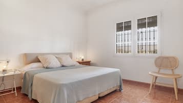 3 chambres, fer et planche à repasser, Wi-Fi gratuit, draps fournis