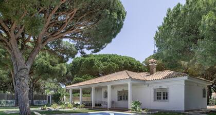 Villa 'Mi Rincón Favorito' with Private Pool, Wi-Fi and Air Conditioning