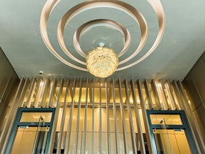 Interior - 5-min walk to KLCC! Spacious condo with skyline views Chill & Work-ready (Kuala Lumpur)