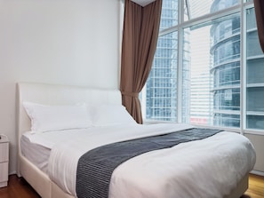 3 chambres, fer et planche à repasser, Wi-Fi, draps fournis