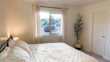 3 bedrooms, travel cot, free WiFi, bed sheets