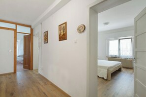 2 habitaciones, tabla de planchar con plancha y wifi gratis