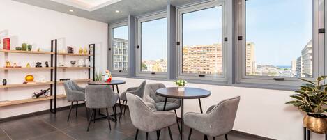 تناول الطعام