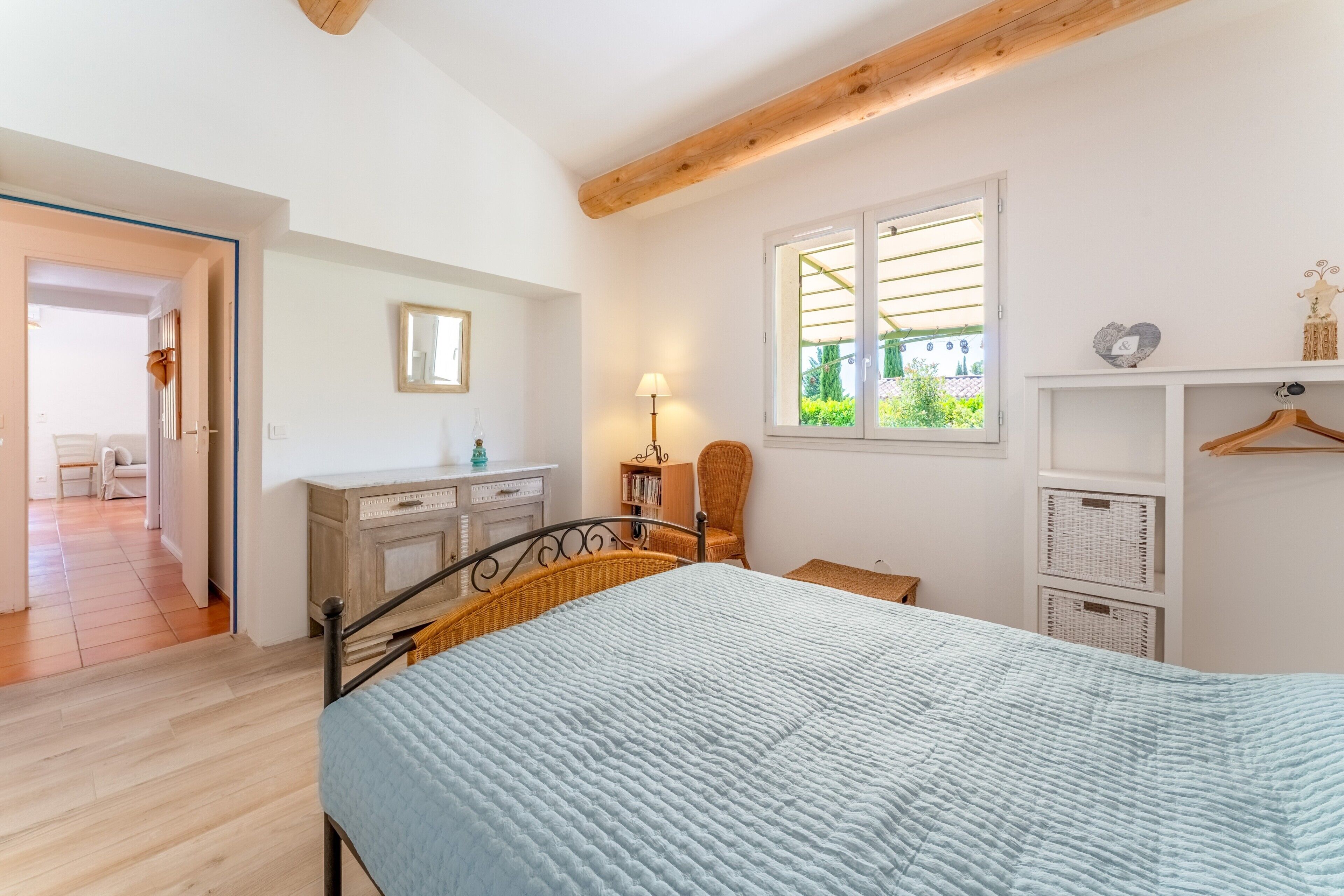 2 chambres, fer et planche à repasser, Wi-Fi gratuit, draps fournis