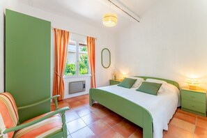 2 quartos, ferros/tábuas de passar roupa, Wi-Fi de cortesia