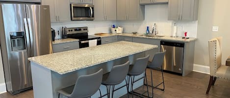 Mikrowelle, Ofen, Herdplatte, Geschirrspüler