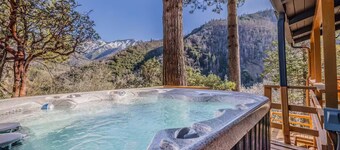 River Haus Sequoia - Views+KingBeds+HotTub+Modern