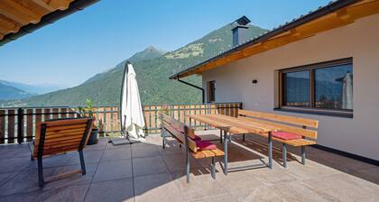 Farmhouse 'Mutspitze' with Mountain View, Shared Garden and Wi-Fi
