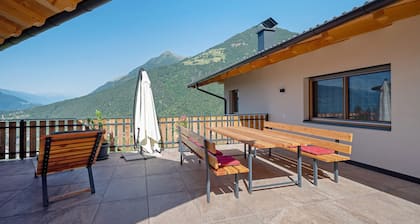 Ferme 'Sattelspitz' avec vue sur les montagnes, jardin partagé et Wi-Fi