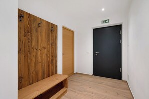 Interior - Farmhouse 'Sattelspitz' with Mountain View, Shared Garden and Wi-Fi (Scena)