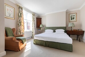 4 chambres, fer et planche à repasser, Wi-Fi gratuit, draps fournis