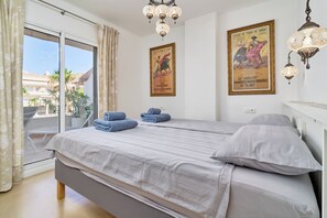 1 chambre, fer et planche à repasser, Wi-Fi gratuit, draps fournis