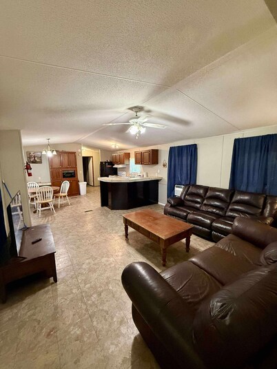 Venice fishing/hunting lodging