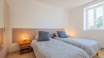 7 quartos, ferros/tábuas de passar roupa, Wi-Fi de cortesia