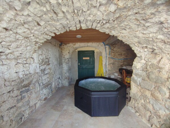 Bain à remous intérieur