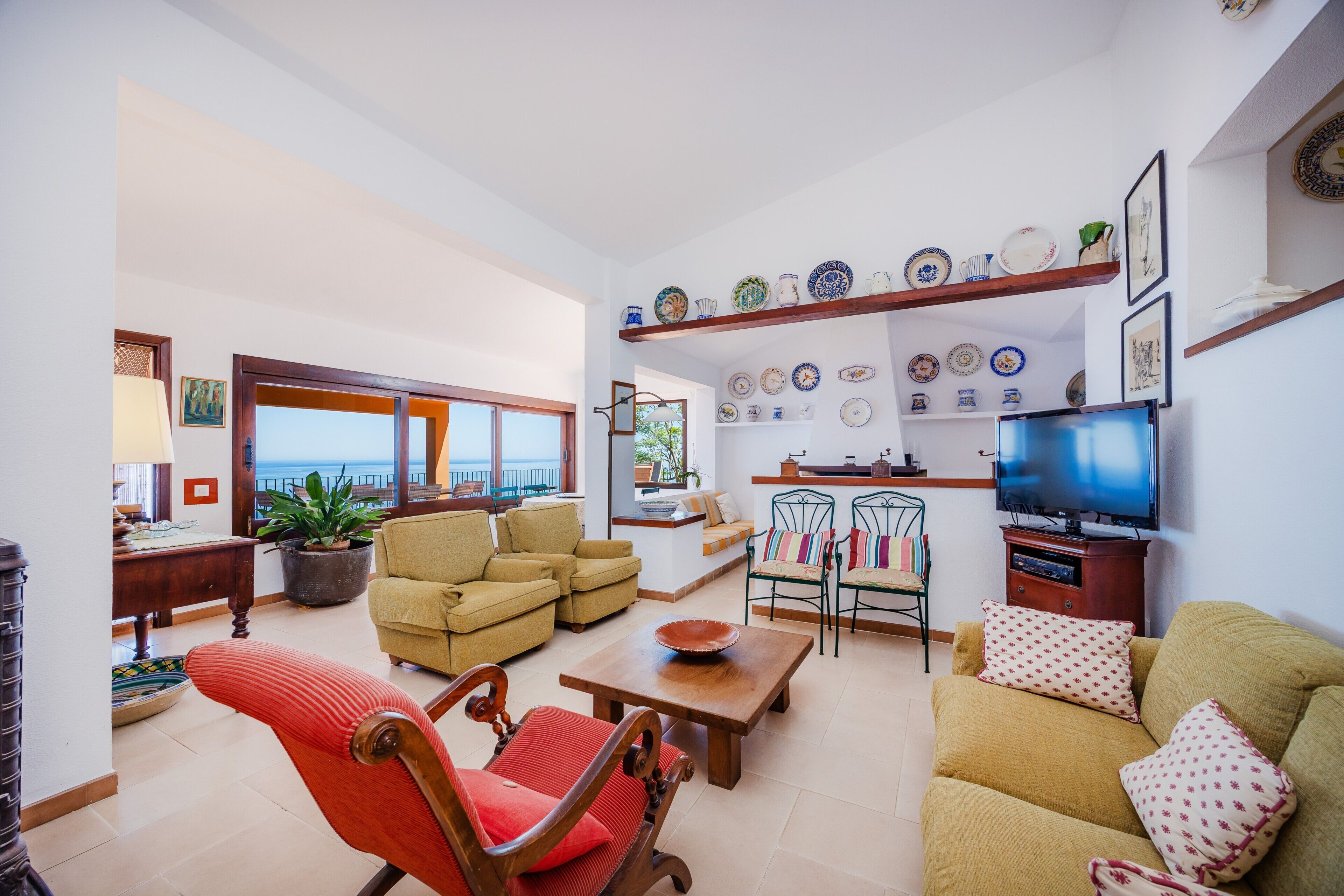 Fernseher, Kamin, Tischtennisplatte