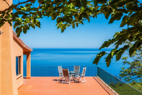 Villa with wi-fi and stunning sea views.