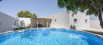 Country House 'Casa De La Noria' with Private Pool, Wi-Fi and Air Conditioning