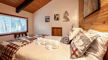 4 bedrooms, iron/ironing board, WiFi, bed sheets