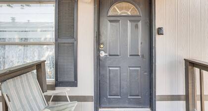 13 Mi to OKC: Edmond Home w/ Playground Access!