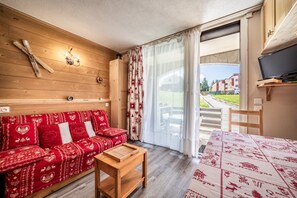 TV, DVD player, table tennis