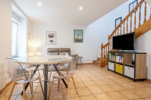 Interior - Holiday Home 'La Pince De Crabe À 300m De La Mer' with Private Terrace (Guilvinec)