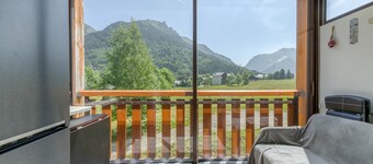 Apartment 'Équipé Avec Balcon Fermé' with Balcony