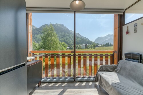 Apartment 'Équipé Avec Balcon Fermé' with Balcony