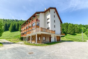 Exterior - Apartment 'Équipé Avec Balcon Fermé' with Balcony (La Morte)