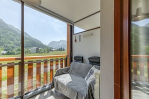 Property grounds - Apartment 'Équipé Avec Balcon Fermé' with Balcony (La Morte)