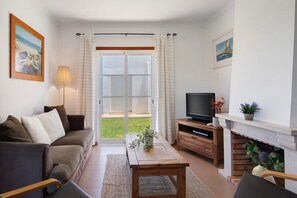 TV, fireplace, DVD player