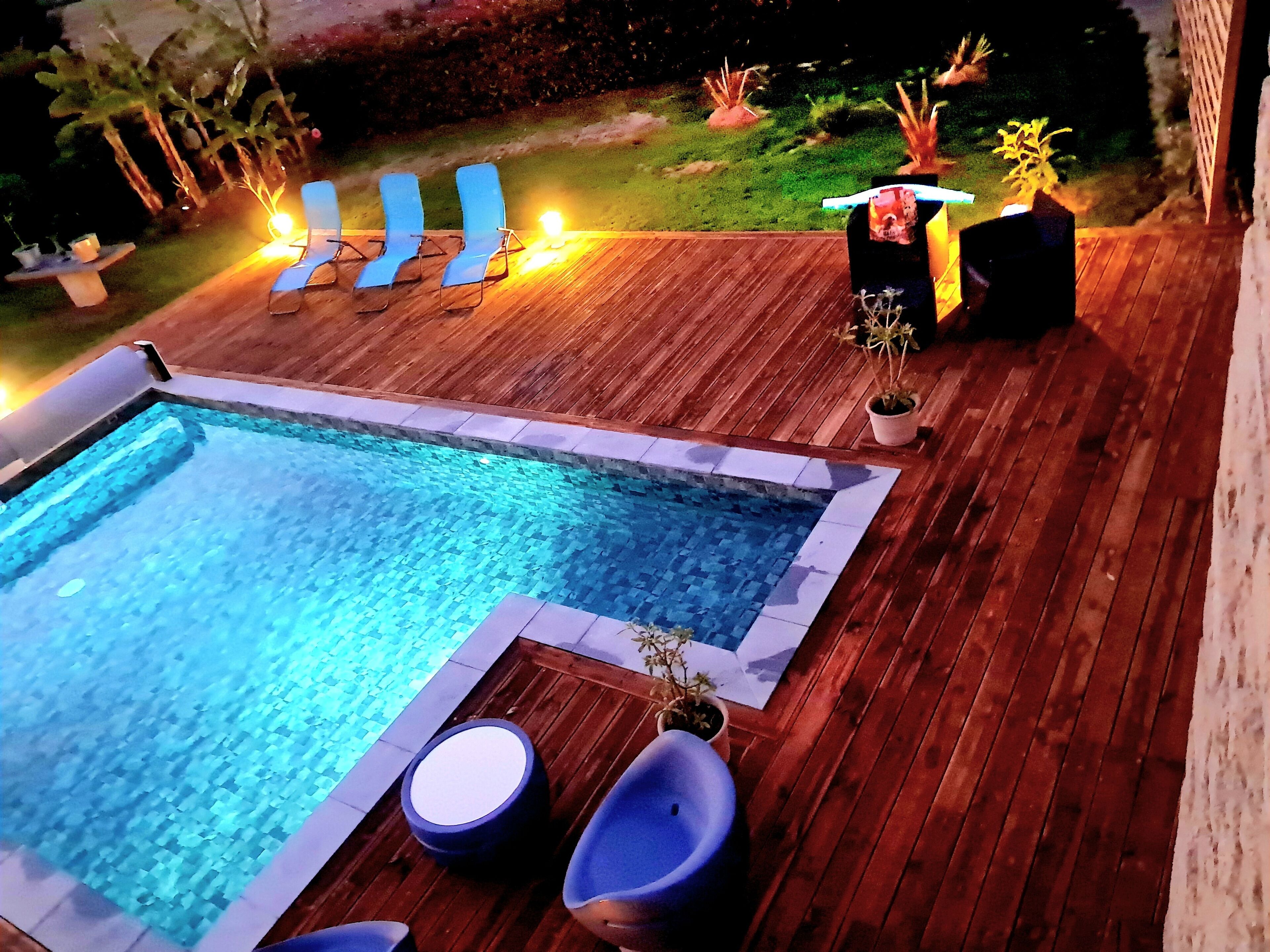 Outdoor pool, a heated pool