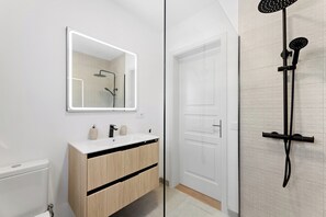 Hair dryer, towels