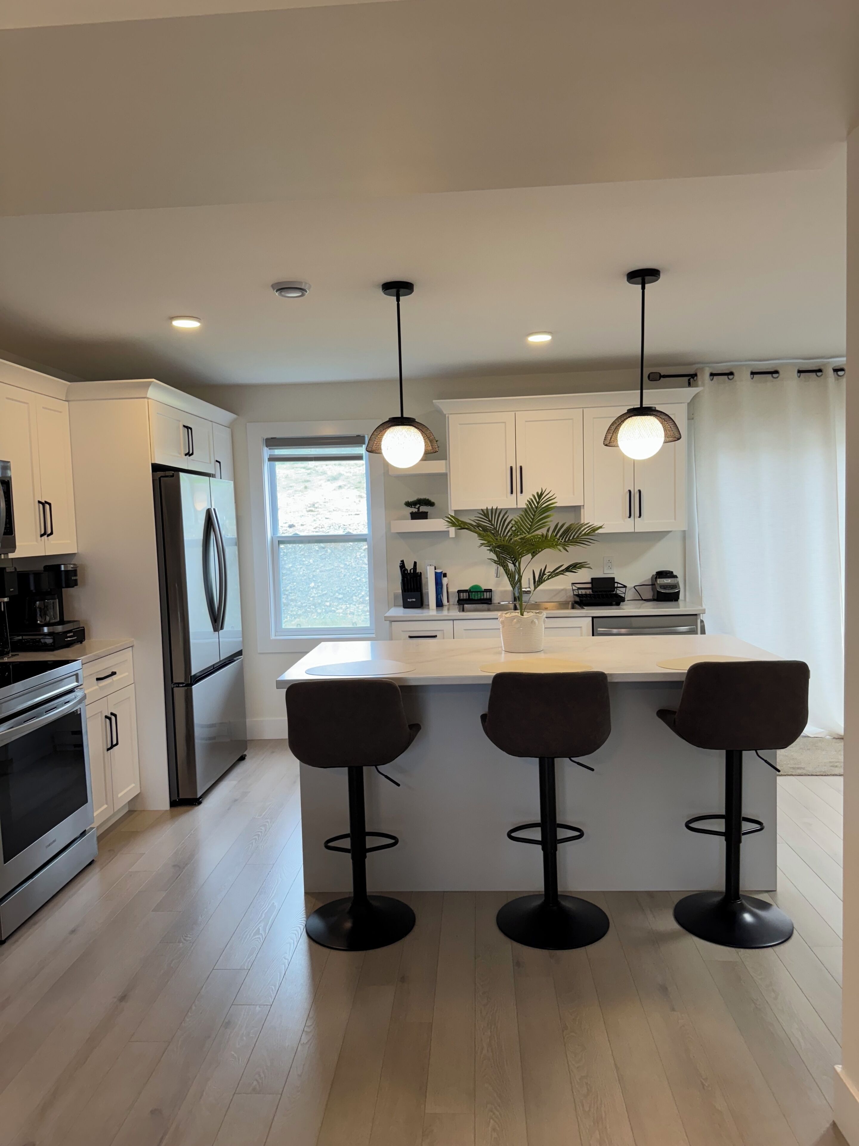 雪櫃、微波爐、焗爐、爐具