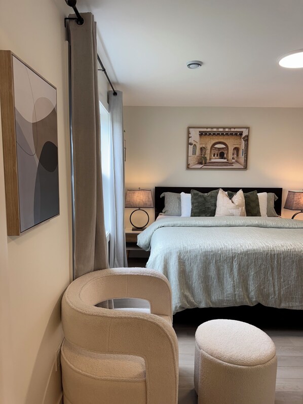 4 bedrooms, desk, free WiFi, bed sheets