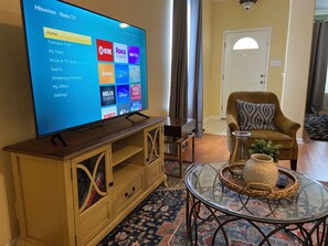 Interior - Charming single-story 3-bedroom home nestled in the desirable Stone Oak area (San Antonio)