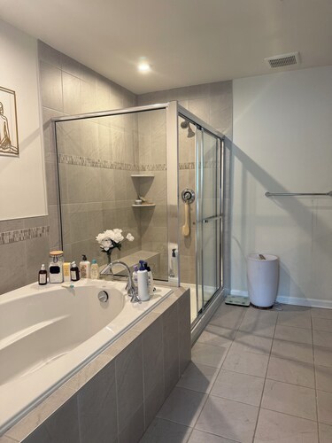 Cozy 3-bedroom condo with WiFi, AC in fabulous Hanover pet and family friendly