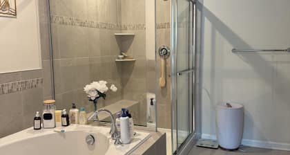 Cozy 3-bedroom condo with WiFi, AC in fabulous Hanover pet and family friendly
