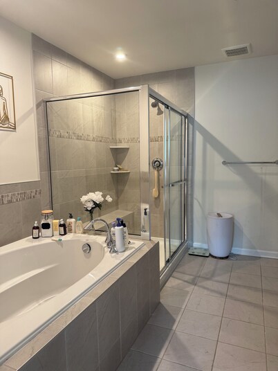 Cozy 3-bedroom condo with WiFi, AC in fabulous Hanover pet and family friendly